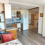 Golden House Apartment *